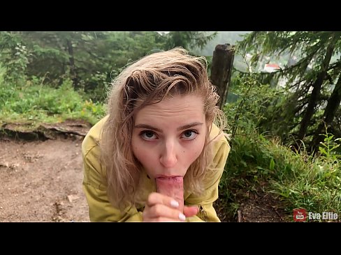 ❤️ Girl swallows cum sawise bukkake umum - Eva Elfi Porno ing kita ☑